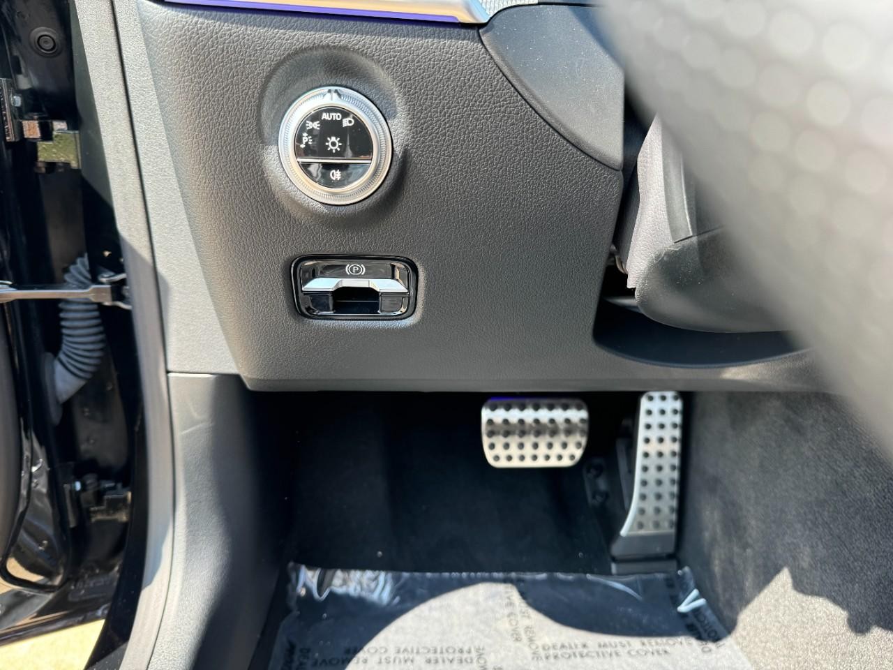 Mercedes-Benz CLE Vehicle Full-screen Gallery Image 30