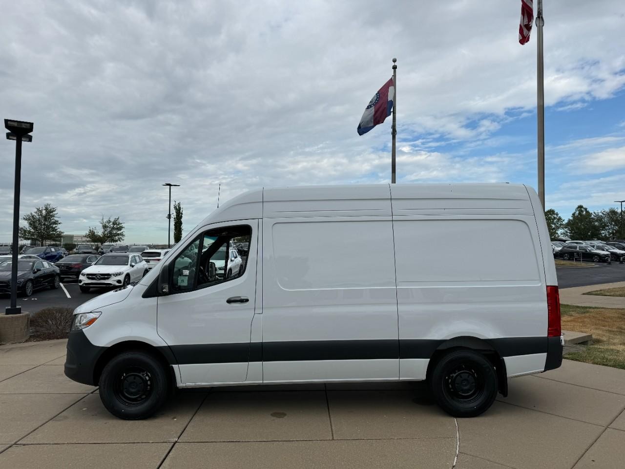 Mercedes-Benz Sprinter Cargo Van Vehicle Full-screen Gallery Image 2