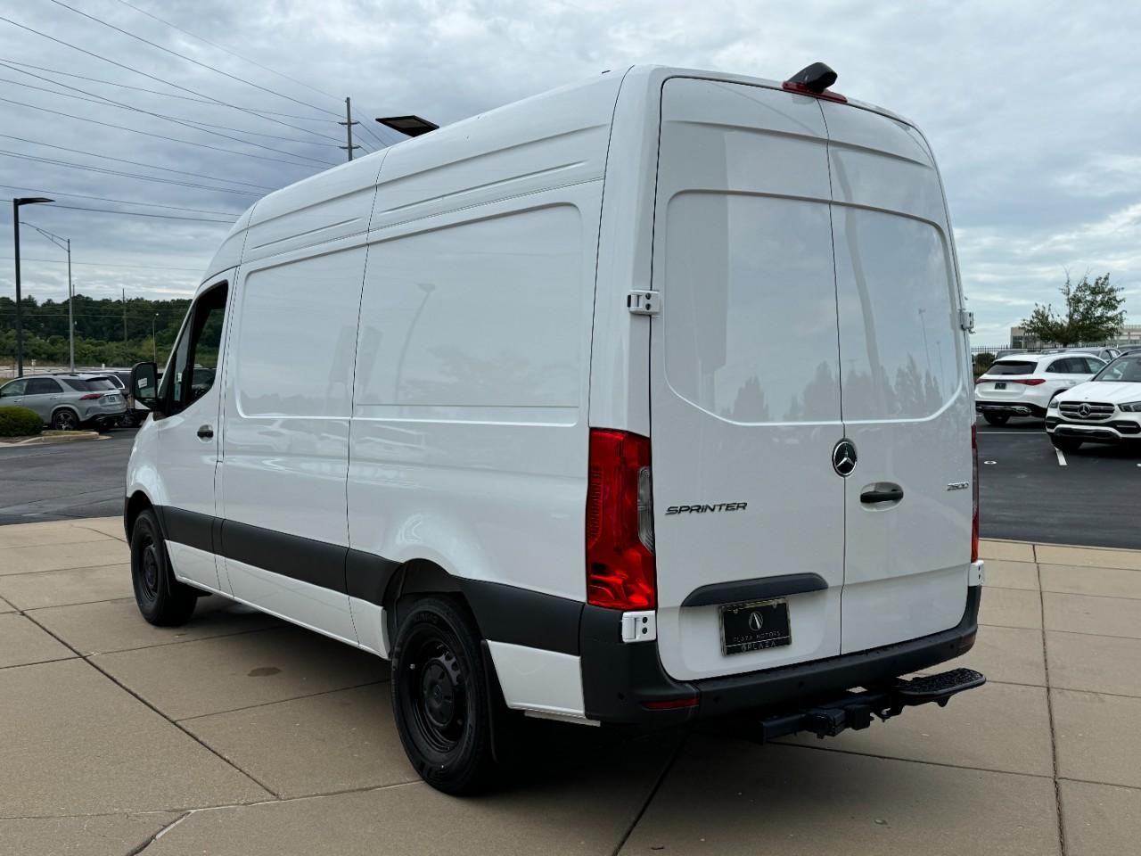 Mercedes-Benz Sprinter Cargo Van Vehicle Full-screen Gallery Image 3