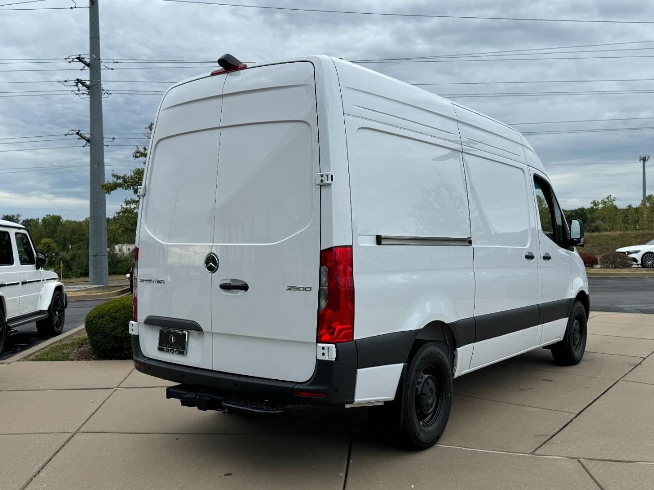 Mercedes-Benz Sprinter Cargo Van Vehicle Full-screen Gallery Image 4