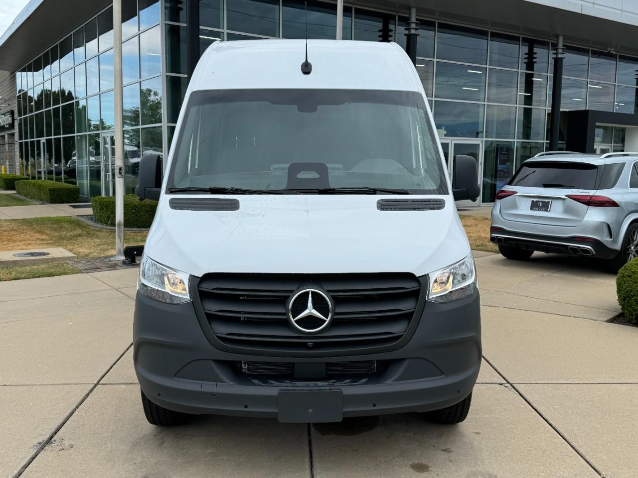 Mercedes-Benz Sprinter Cargo Van Vehicle Full-screen Gallery Image 7