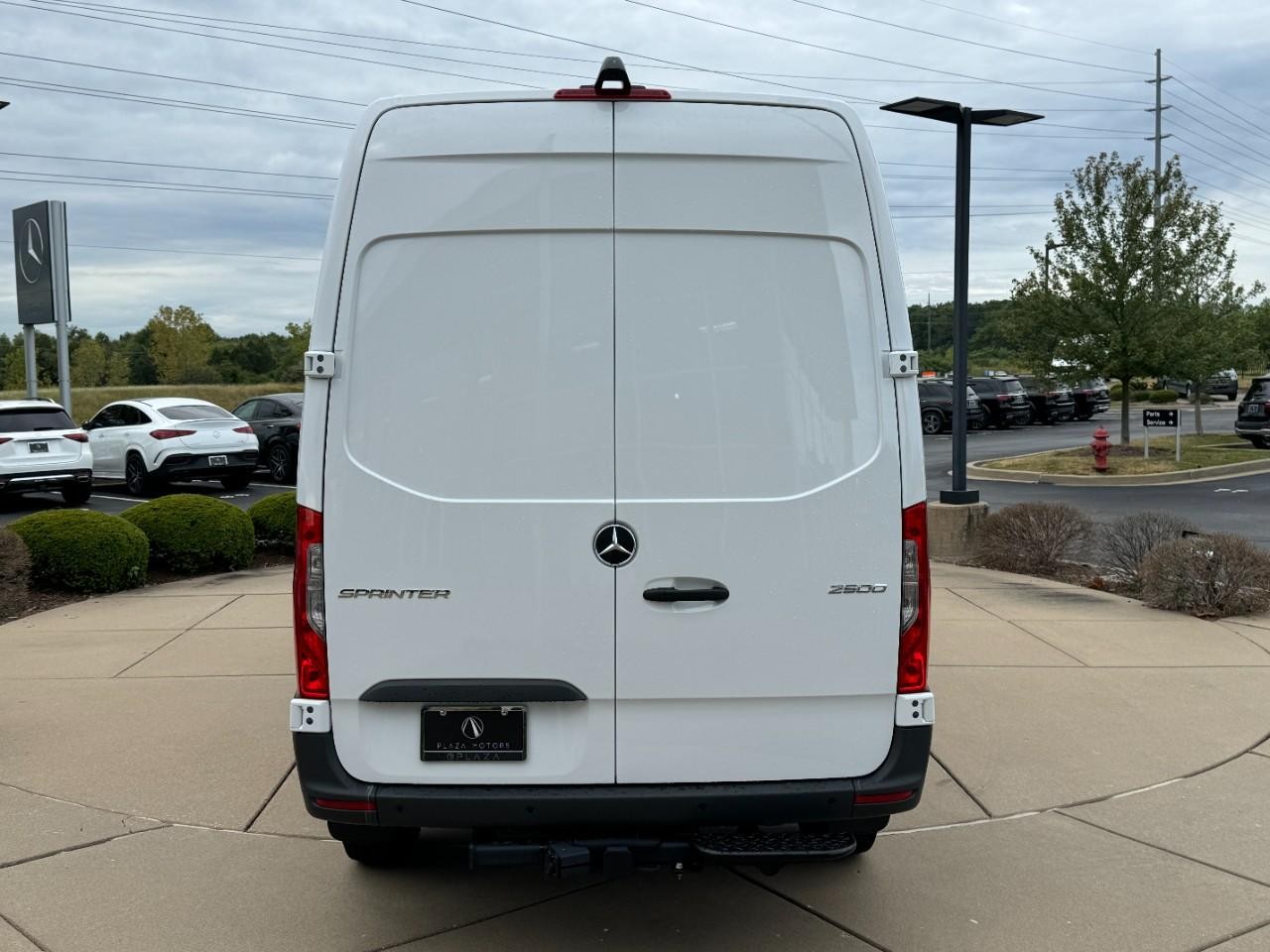 Mercedes-Benz Sprinter Cargo Van Vehicle Full-screen Gallery Image 8