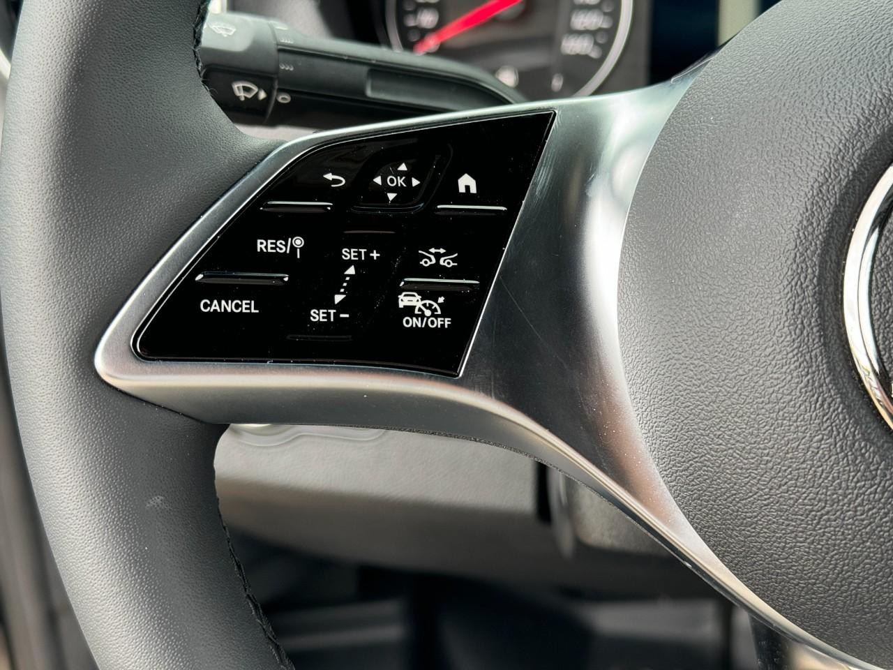 Mercedes-Benz Sprinter Cargo Van Vehicle Full-screen Gallery Image 28