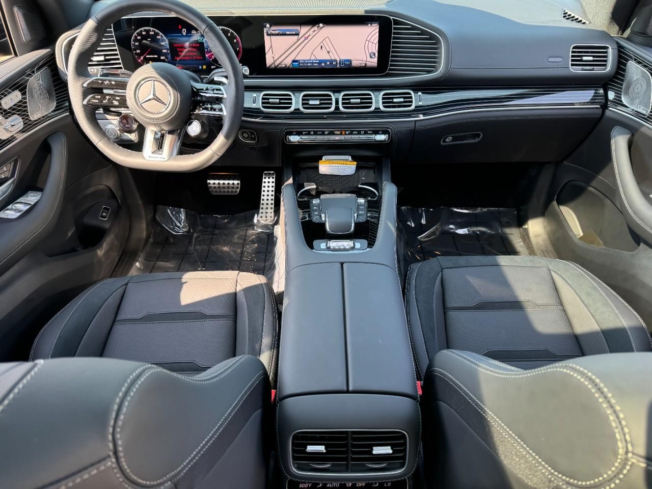 Mercedes-Benz GLE Vehicle Full-screen Gallery Image 13