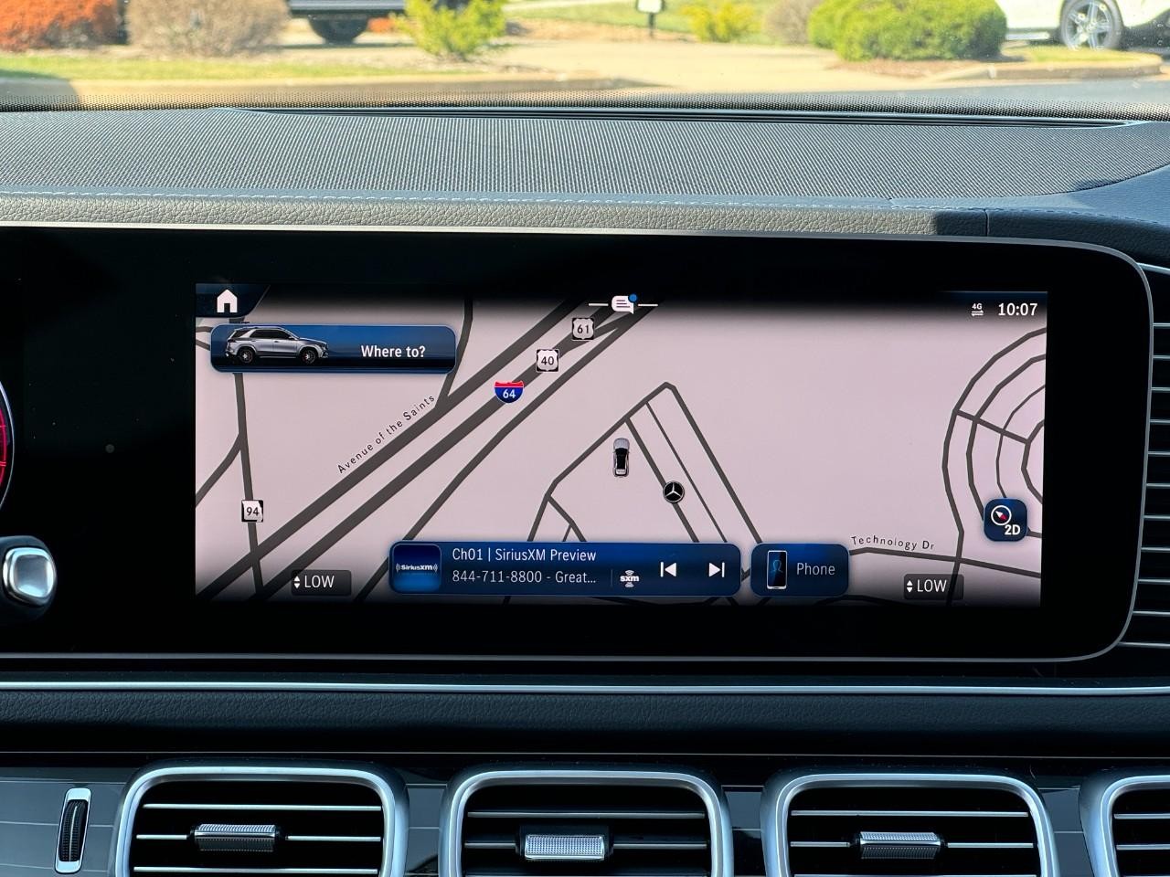 Mercedes-Benz GLE Vehicle Full-screen Gallery Image 15