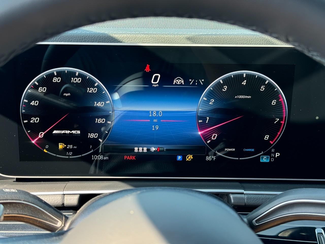 Mercedes-Benz GLE Vehicle Full-screen Gallery Image 36