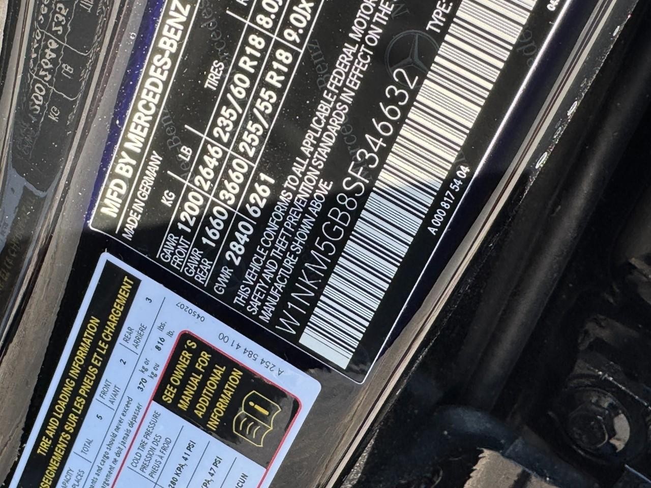 Mercedes-Benz GLC Vehicle Full-screen Gallery Image 31