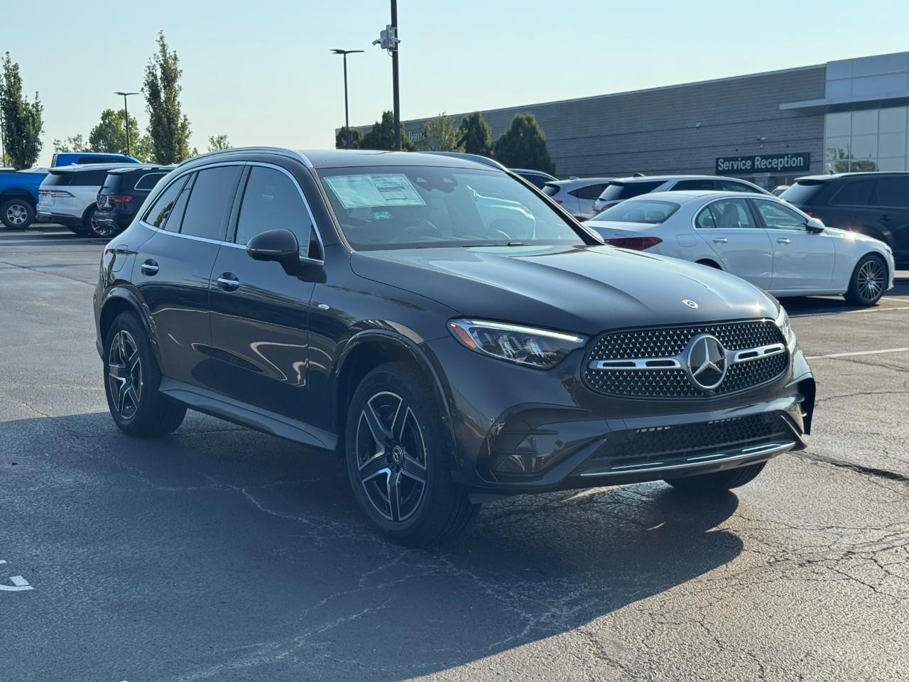 Mercedes-Benz GLC Vehicle Full-screen Gallery Image 7