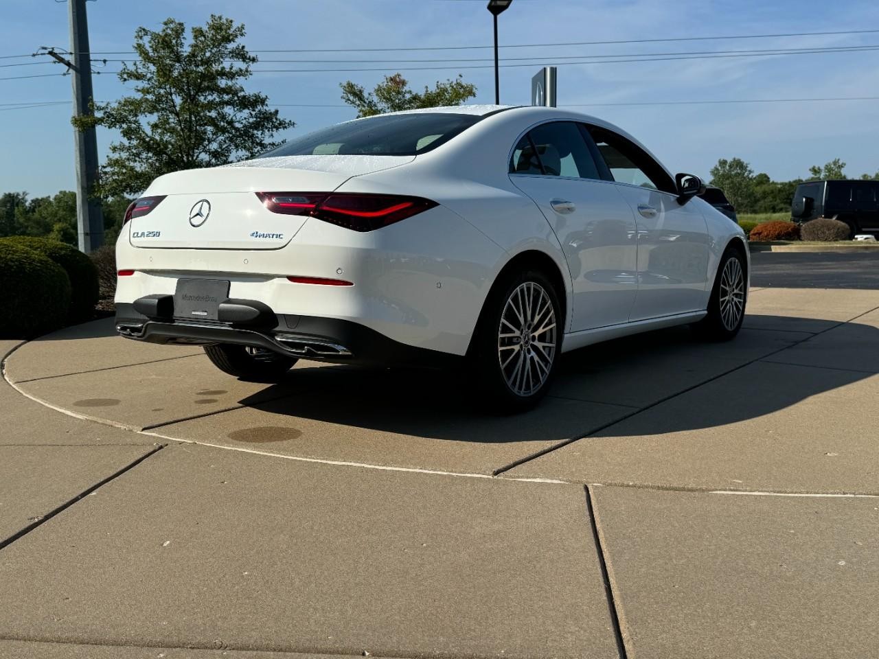 Mercedes-Benz CLA Vehicle Full-screen Gallery Image 4