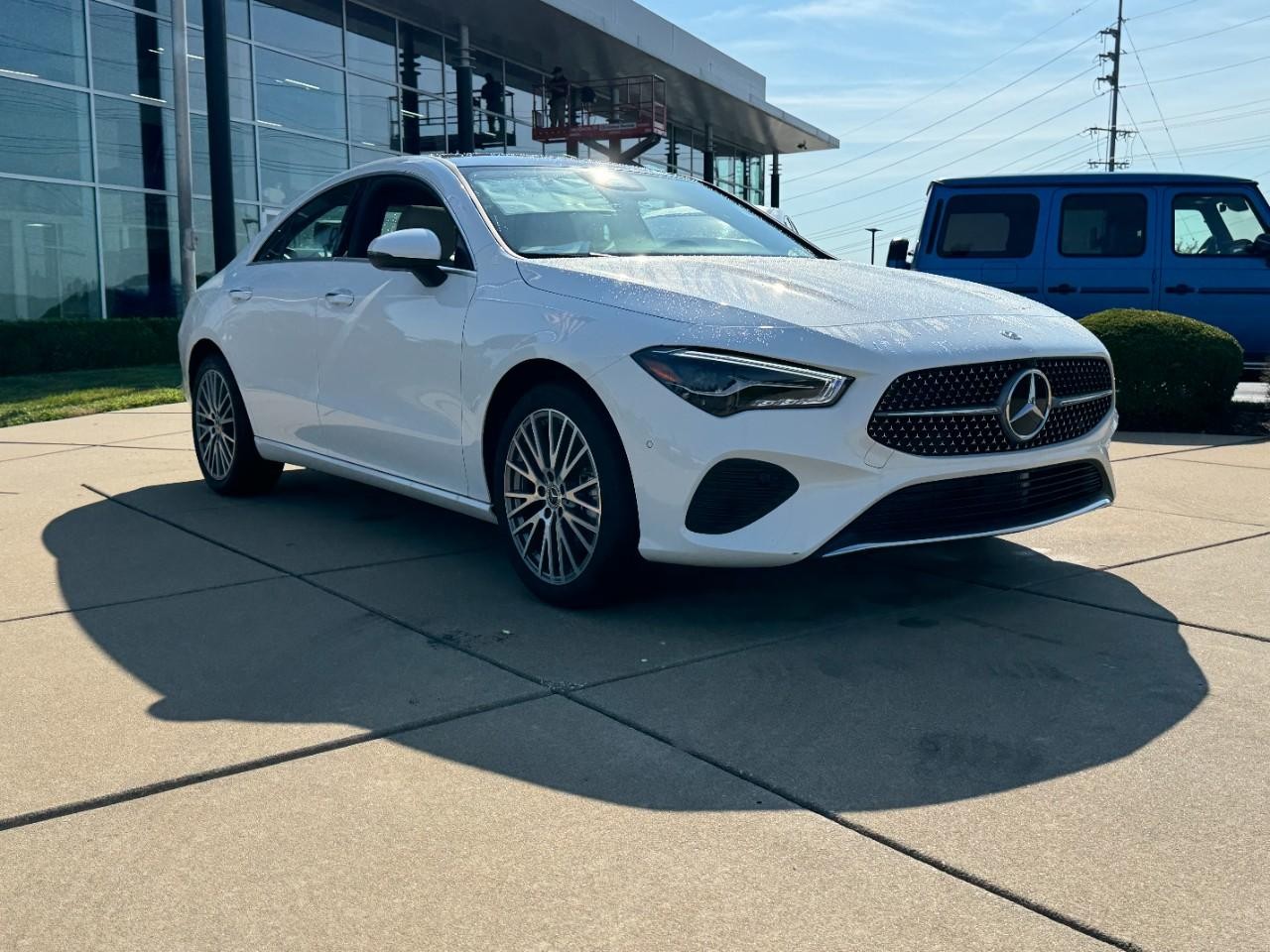 Mercedes-Benz CLA Vehicle Full-screen Gallery Image 6