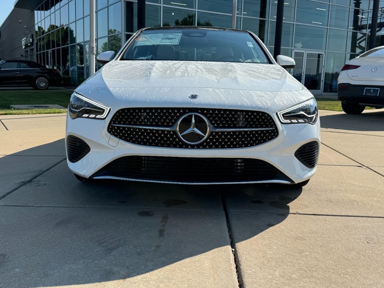 Mercedes-Benz CLA Vehicle Full-screen Gallery Image 7