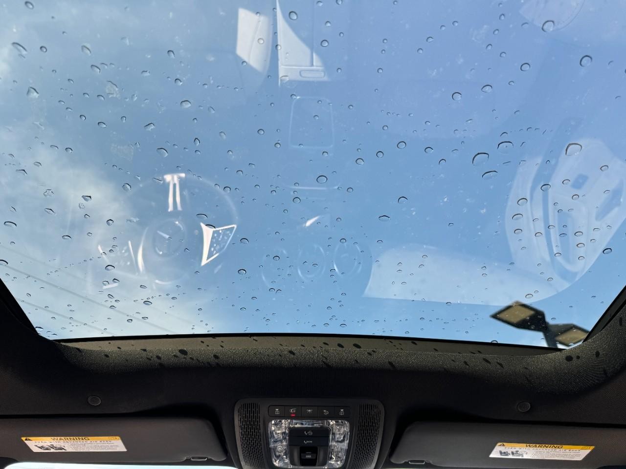 Mercedes-Benz CLA Vehicle Full-screen Gallery Image 11