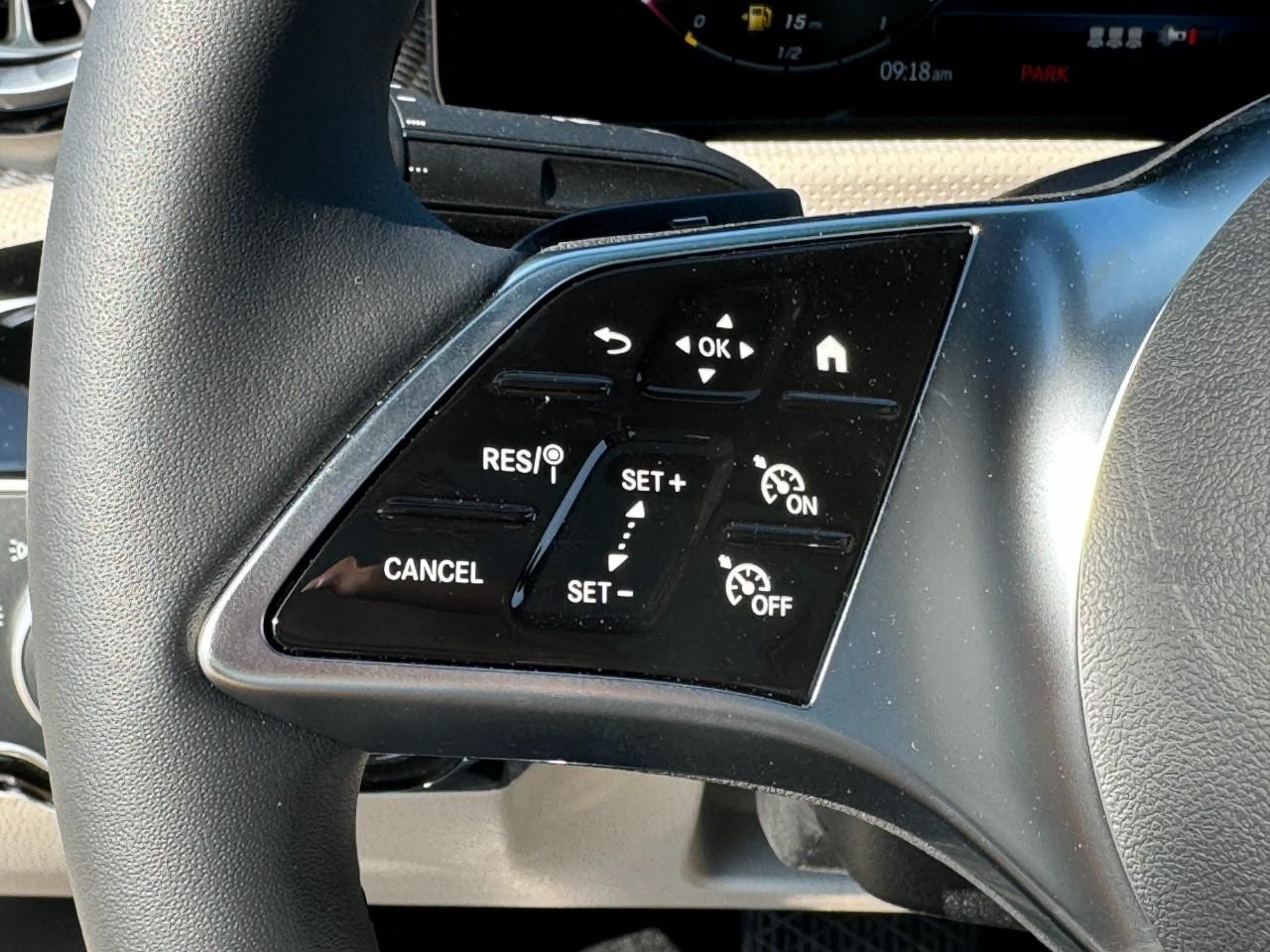 Mercedes-Benz CLA Vehicle Full-screen Gallery Image 32