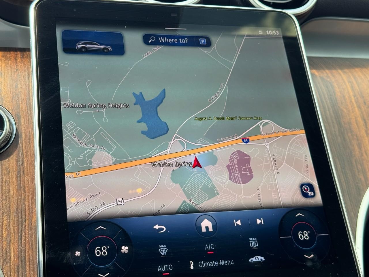 Mercedes-Benz GLC Vehicle Full-screen Gallery Image 23