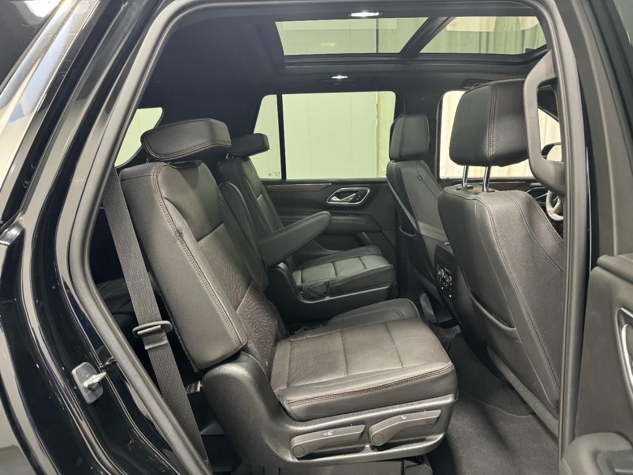 Chevrolet Tahoe Vehicle Full-screen Gallery Image 12