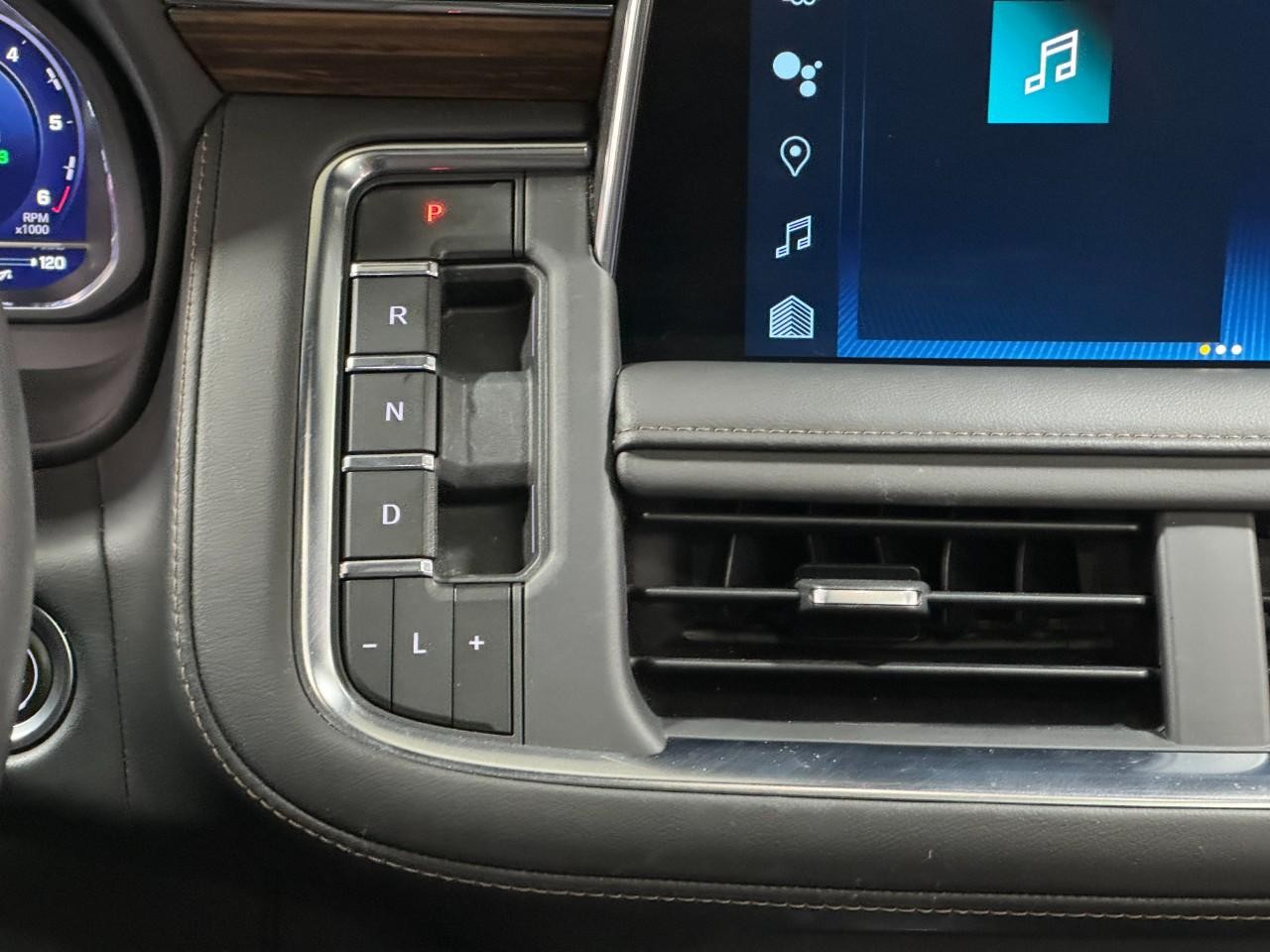 Chevrolet Tahoe Vehicle Full-screen Gallery Image 19