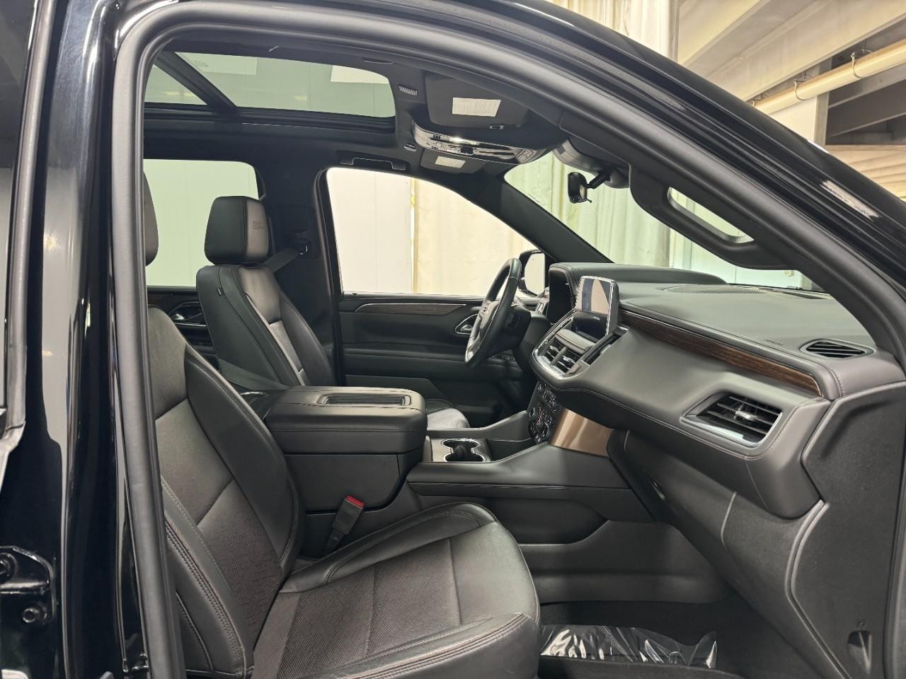 Chevrolet Tahoe Vehicle Full-screen Gallery Image 21