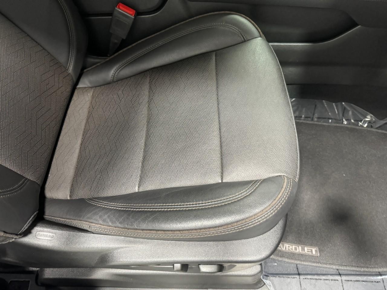 Chevrolet Tahoe Vehicle Full-screen Gallery Image 22