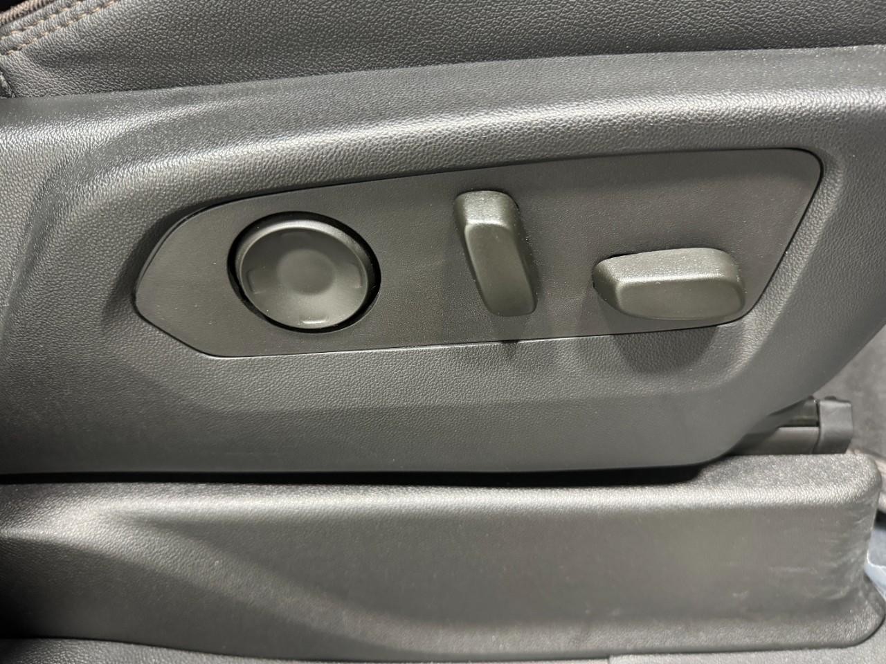 Chevrolet Tahoe Vehicle Full-screen Gallery Image 23