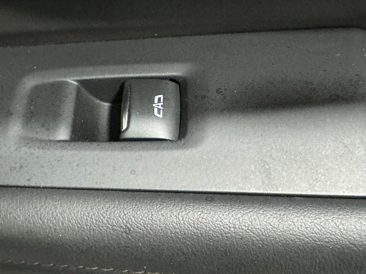 Chevrolet Tahoe Vehicle Full-screen Gallery Image 25