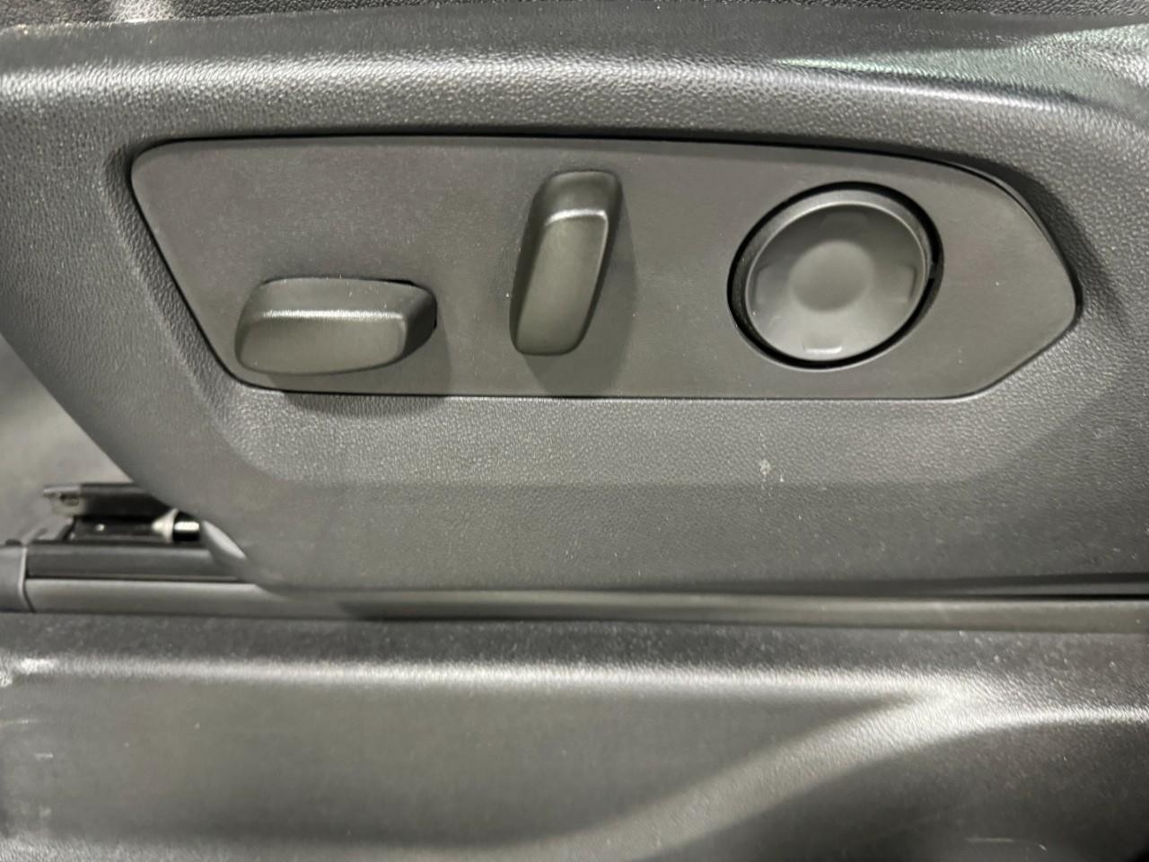 Chevrolet Tahoe Vehicle Full-screen Gallery Image 31