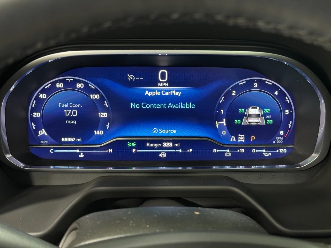 Chevrolet Tahoe Vehicle Full-screen Gallery Image 35