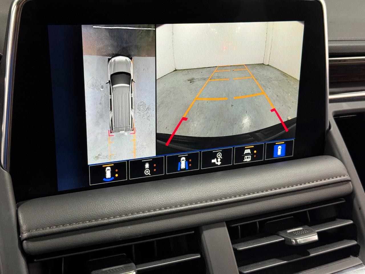 Chevrolet Tahoe Vehicle Full-screen Gallery Image 36