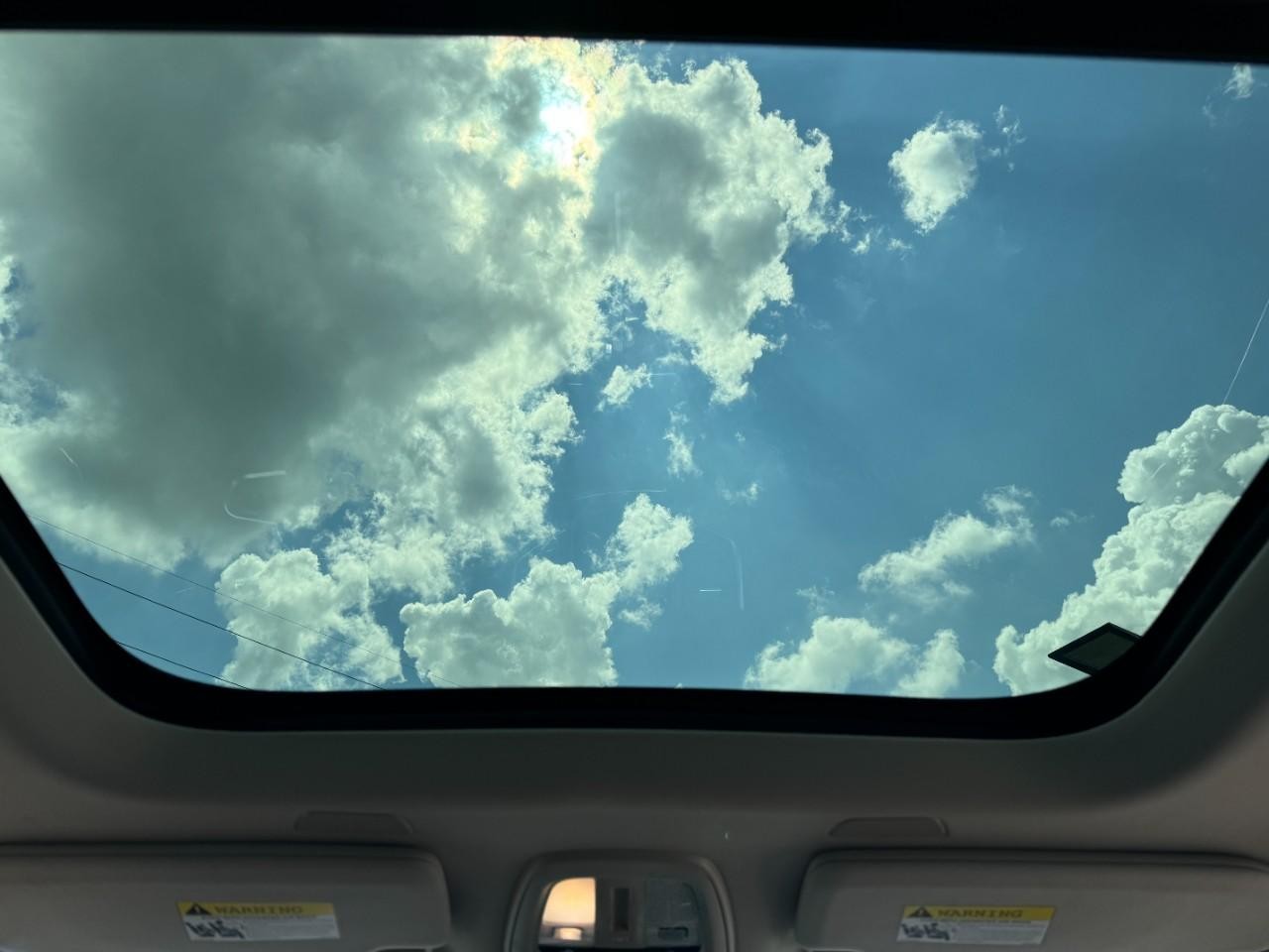 Volvo XC90 Plug-In Hybrid Vehicle Full-screen Gallery Image 12