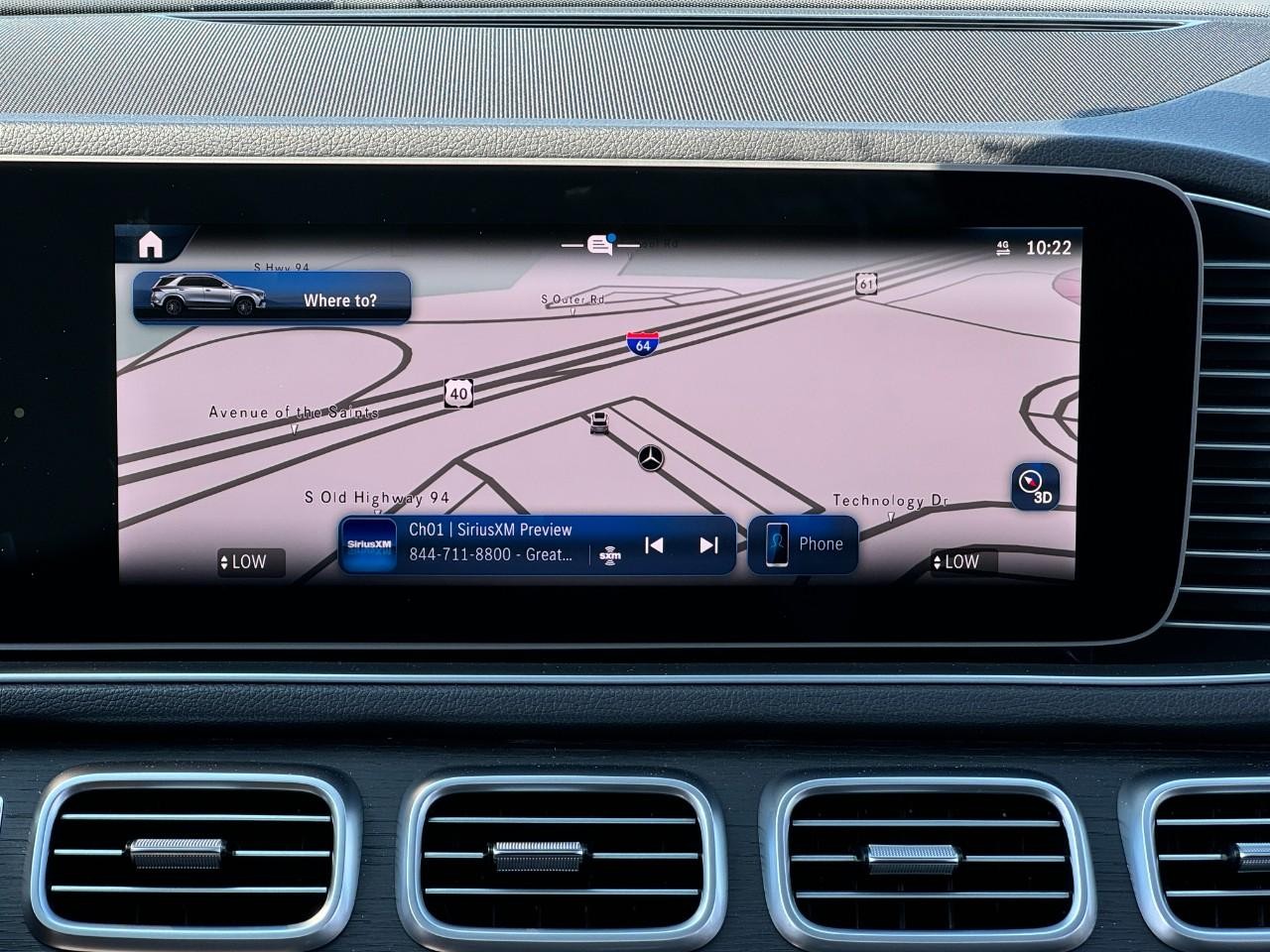 Mercedes-Benz GLE Vehicle Full-screen Gallery Image 14