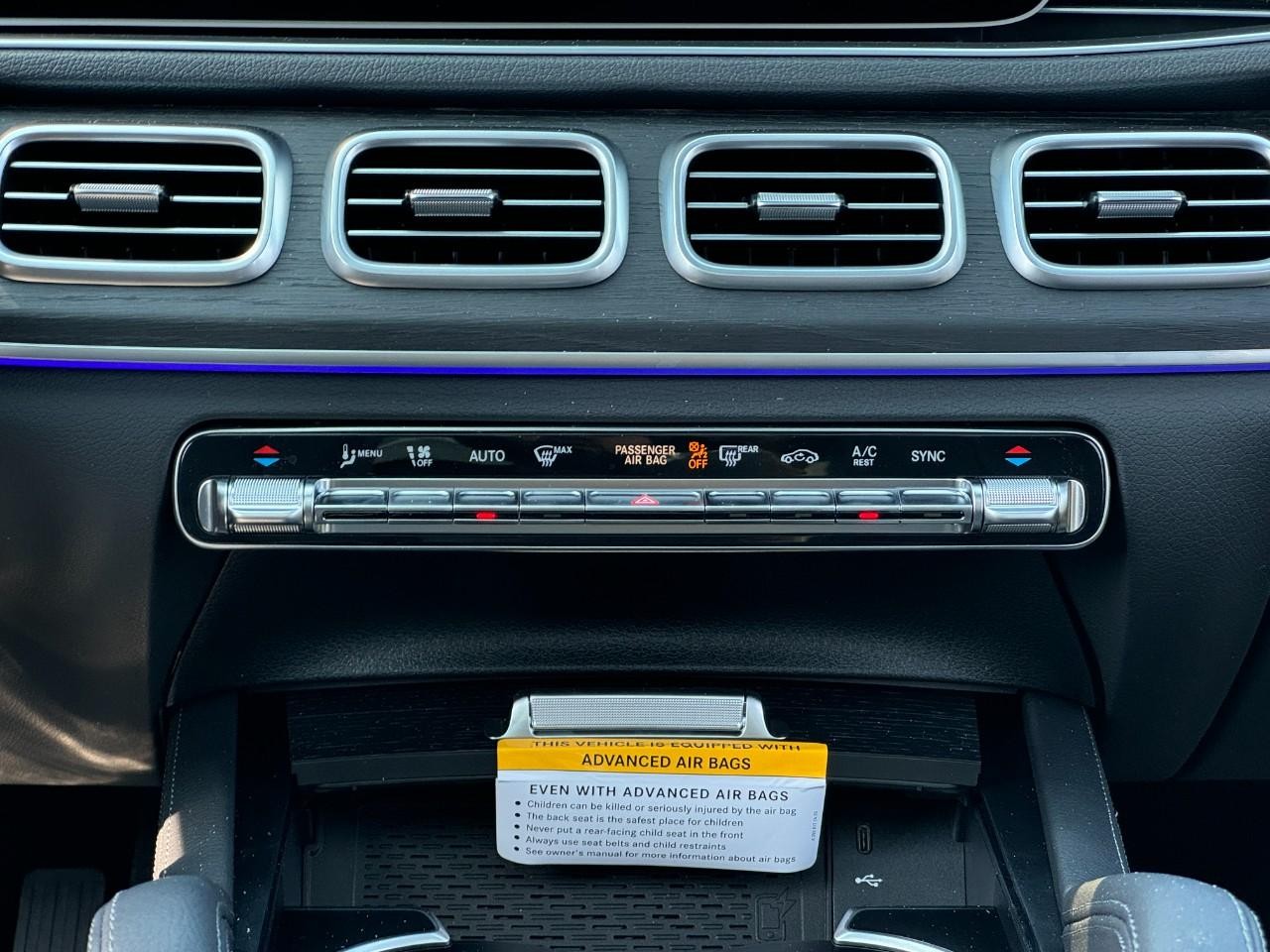 Mercedes-Benz GLE Vehicle Full-screen Gallery Image 15