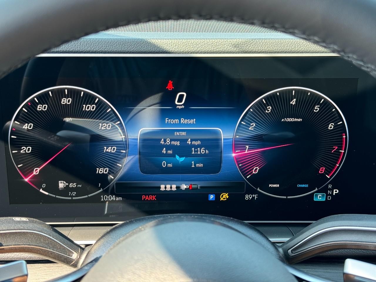 Mercedes-Benz GLE Vehicle Full-screen Gallery Image 34