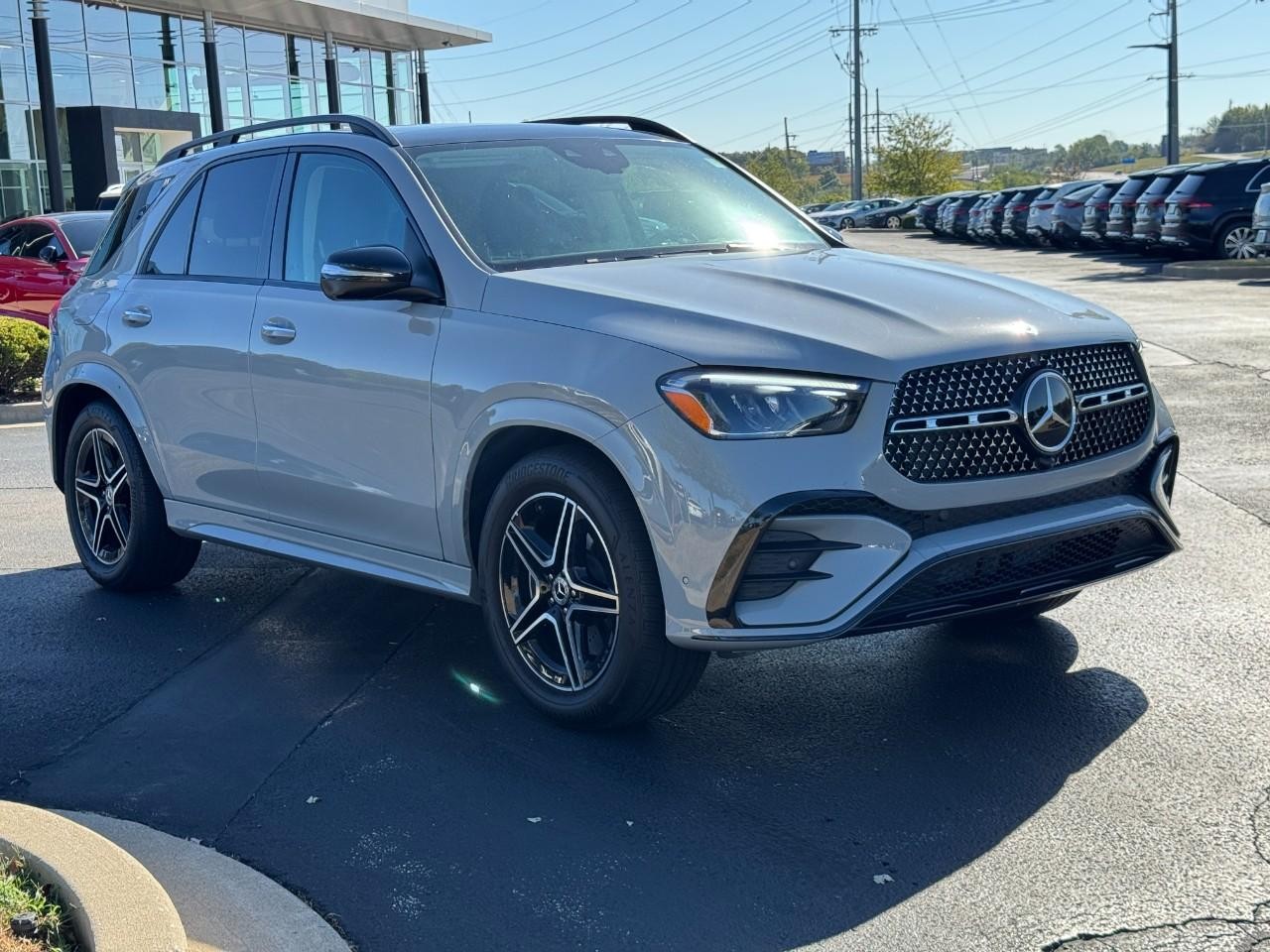 Mercedes-Benz GLE Vehicle Full-screen Gallery Image 7