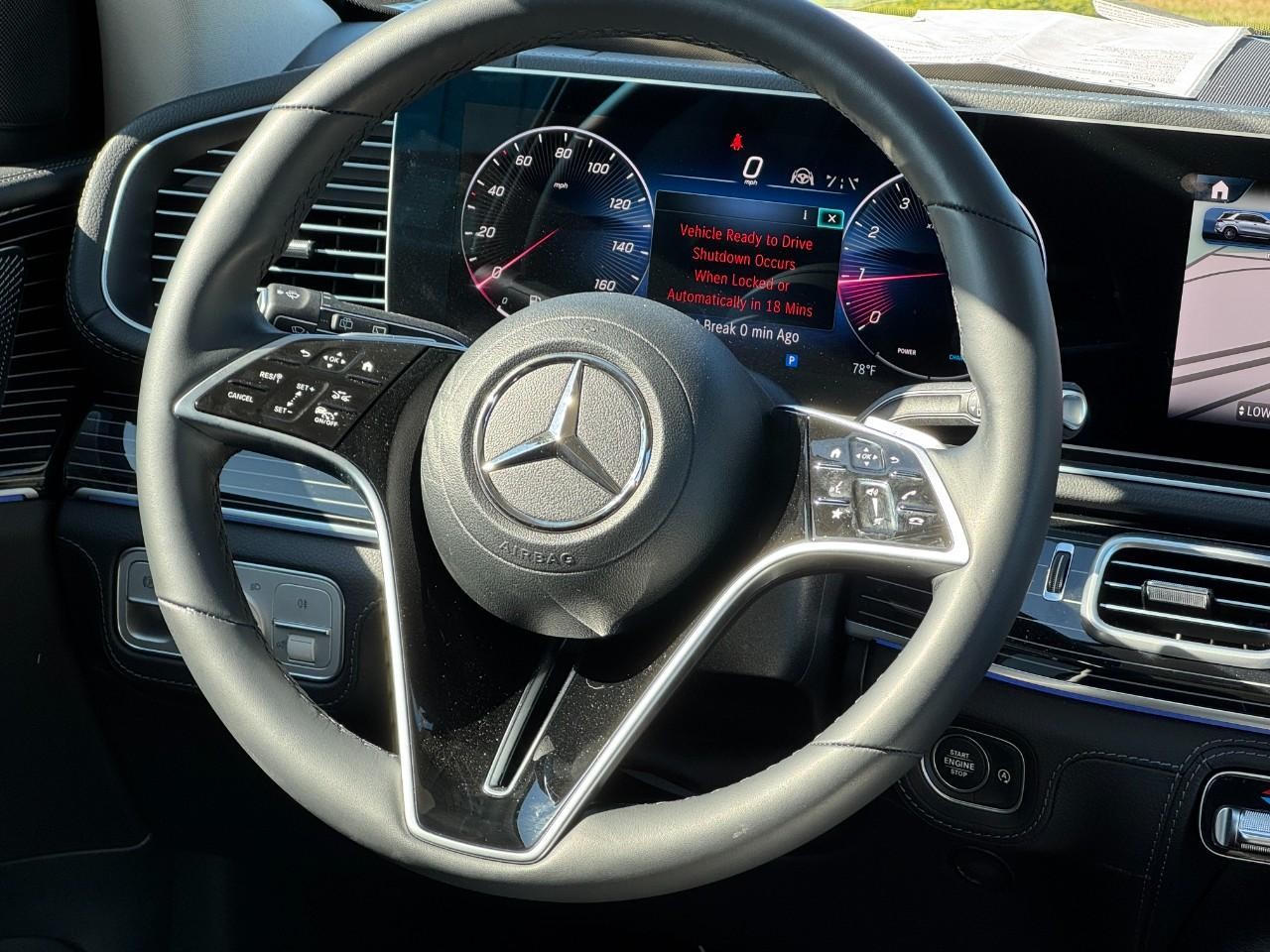 Mercedes-Benz GLE Vehicle Full-screen Gallery Image 15