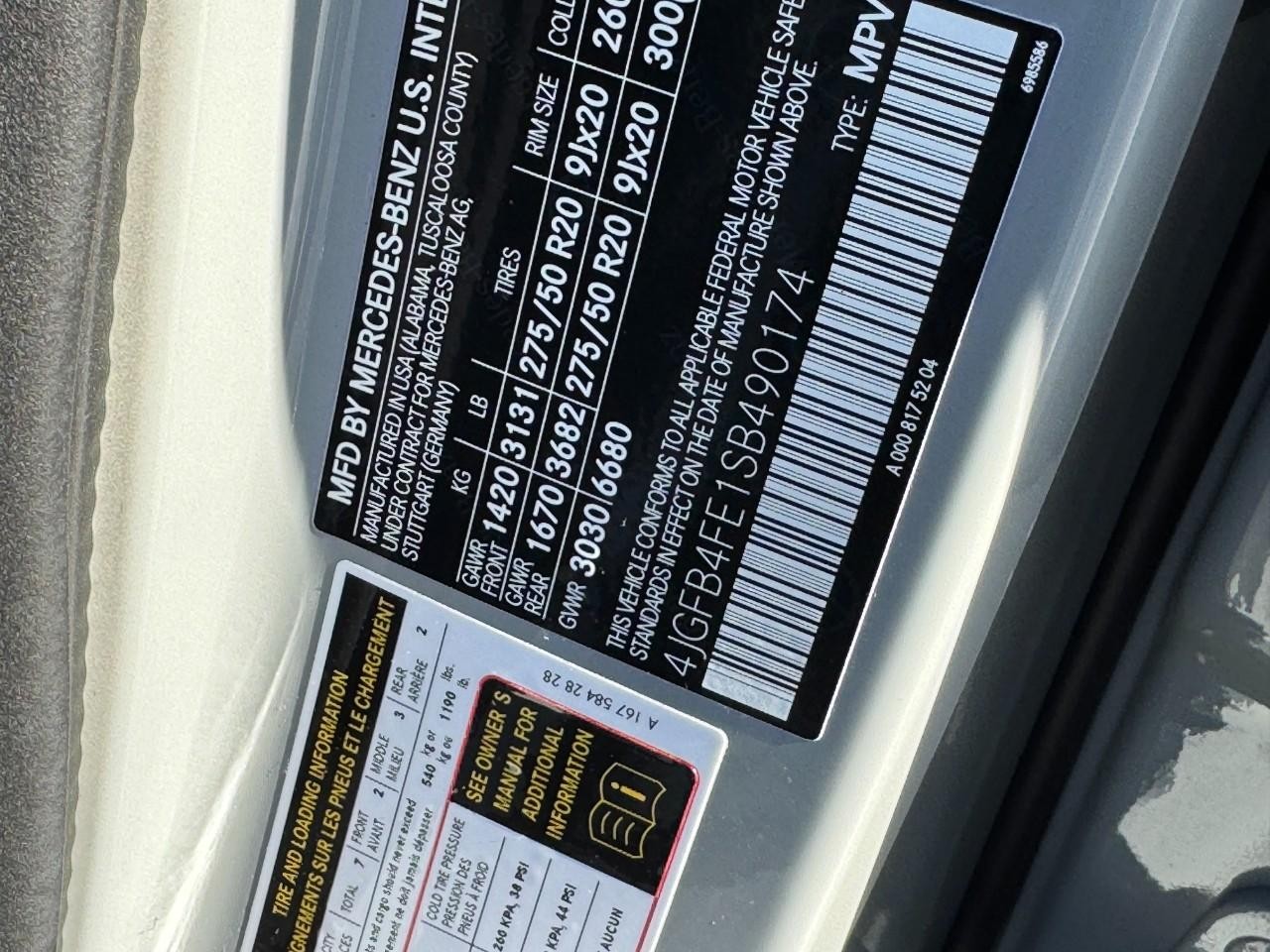 Mercedes-Benz GLE Vehicle Full-screen Gallery Image 33