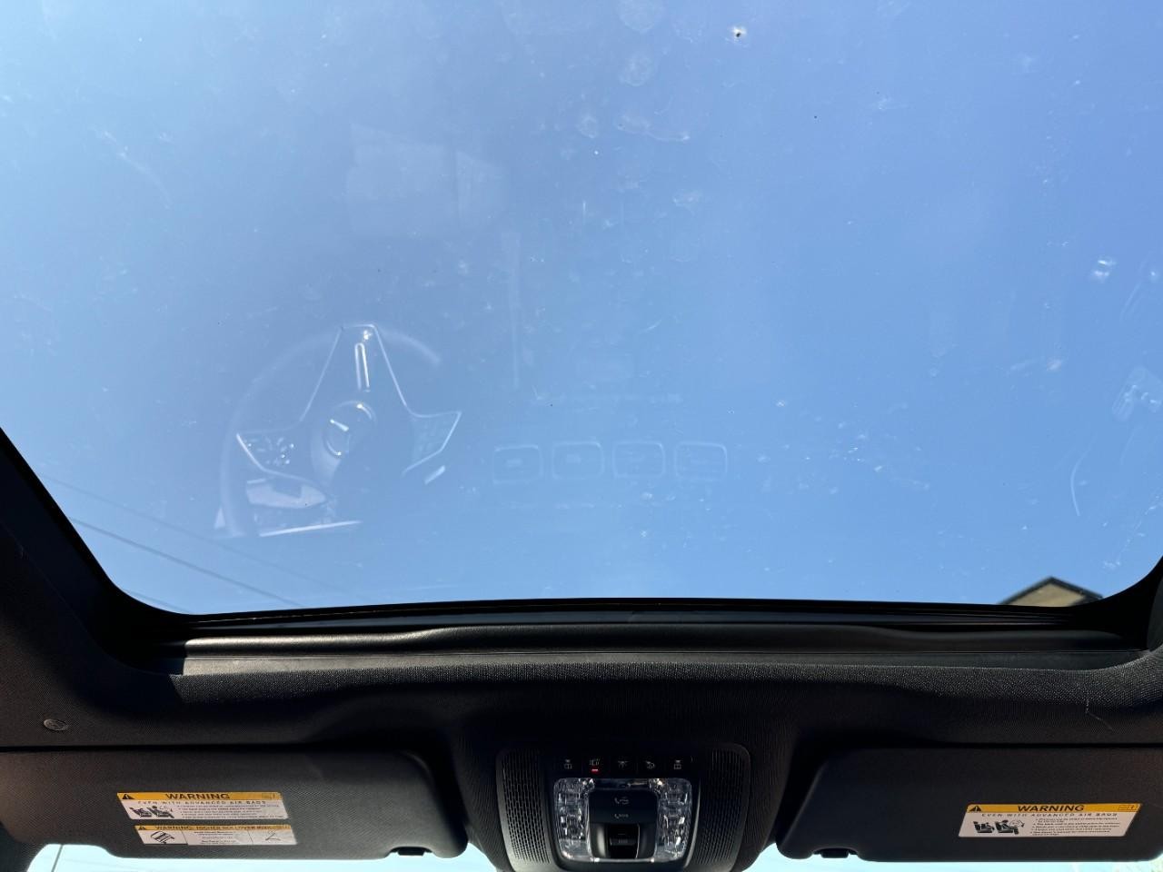 Mercedes-Benz GLE Vehicle Full-screen Gallery Image 11