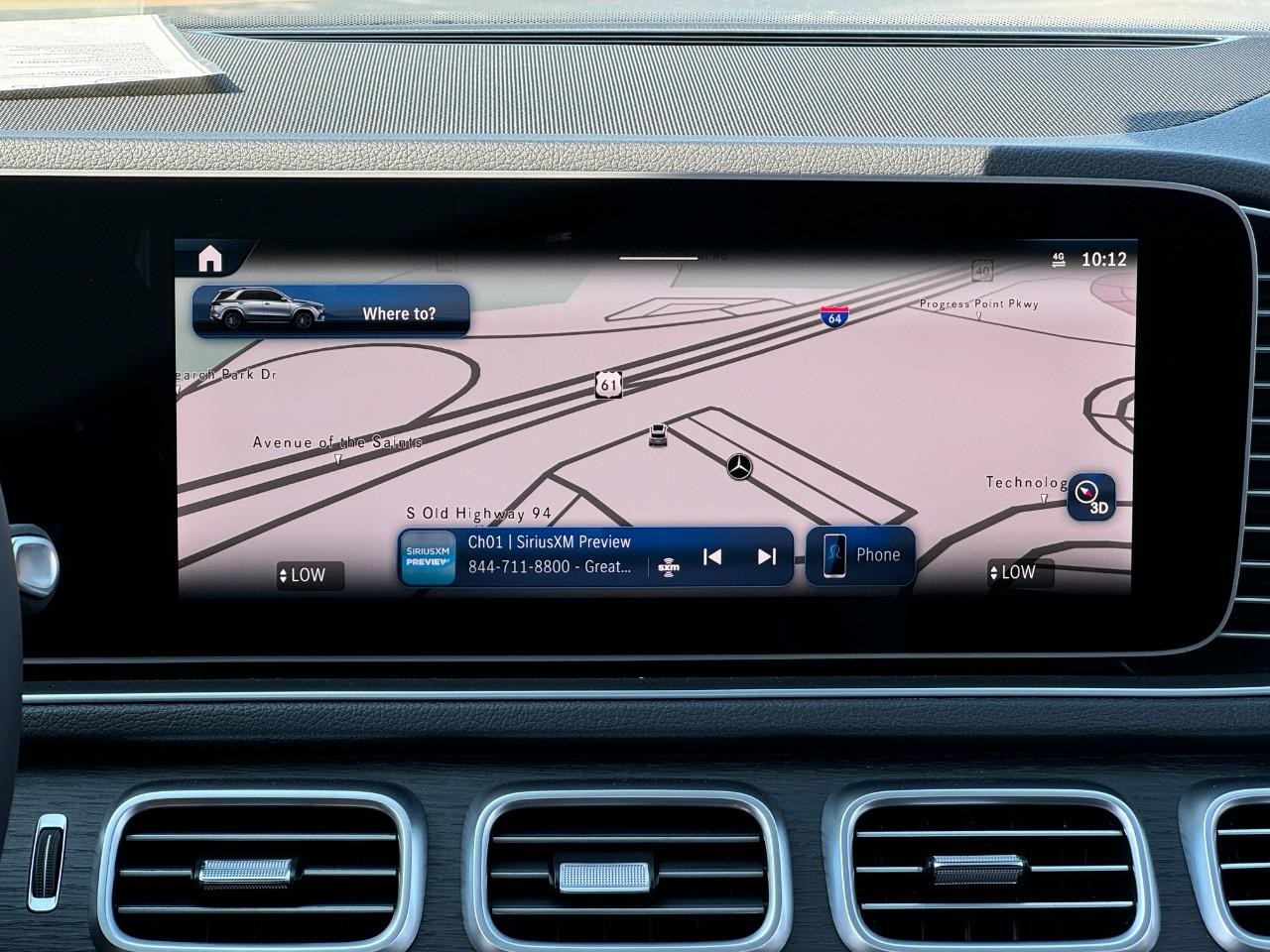 Mercedes-Benz GLE Vehicle Full-screen Gallery Image 14