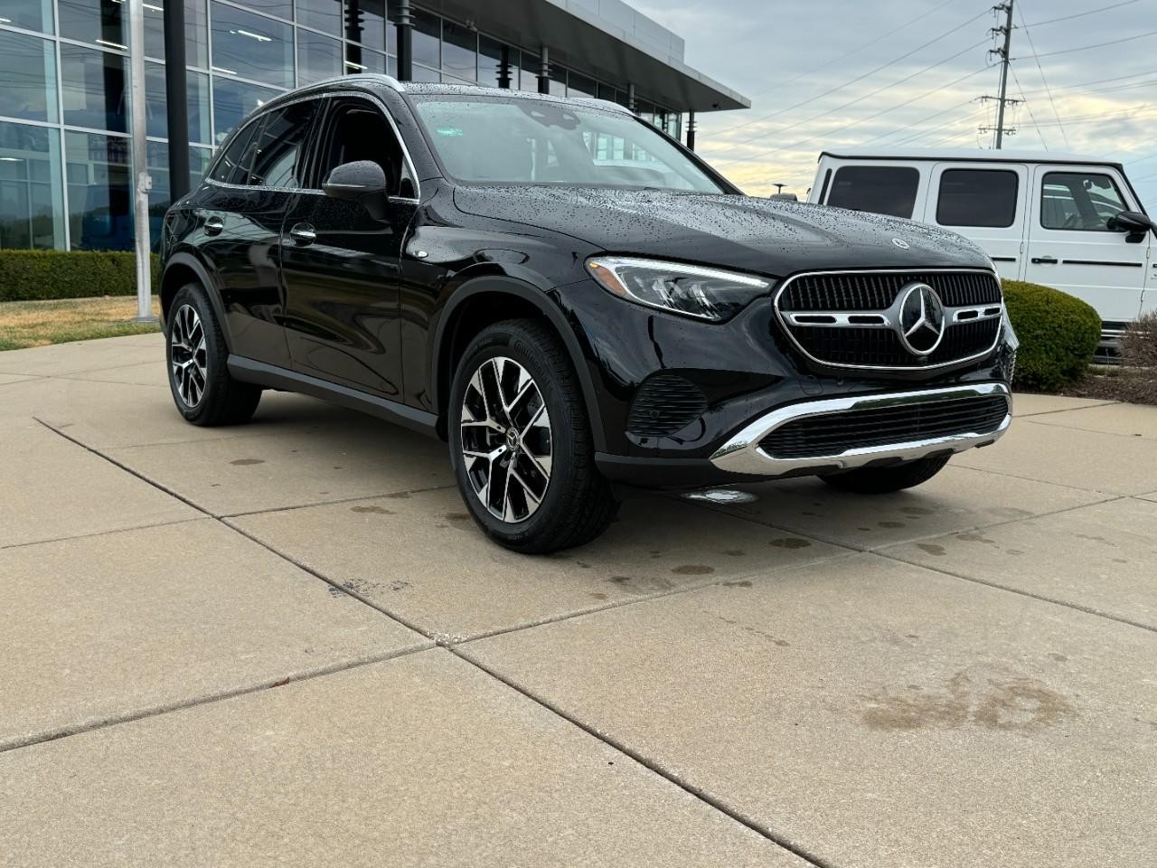 Mercedes-Benz GLC Vehicle Full-screen Gallery Image 6