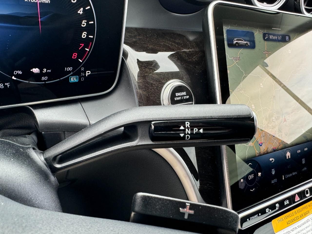 Mercedes-Benz GLC Vehicle Full-screen Gallery Image 33