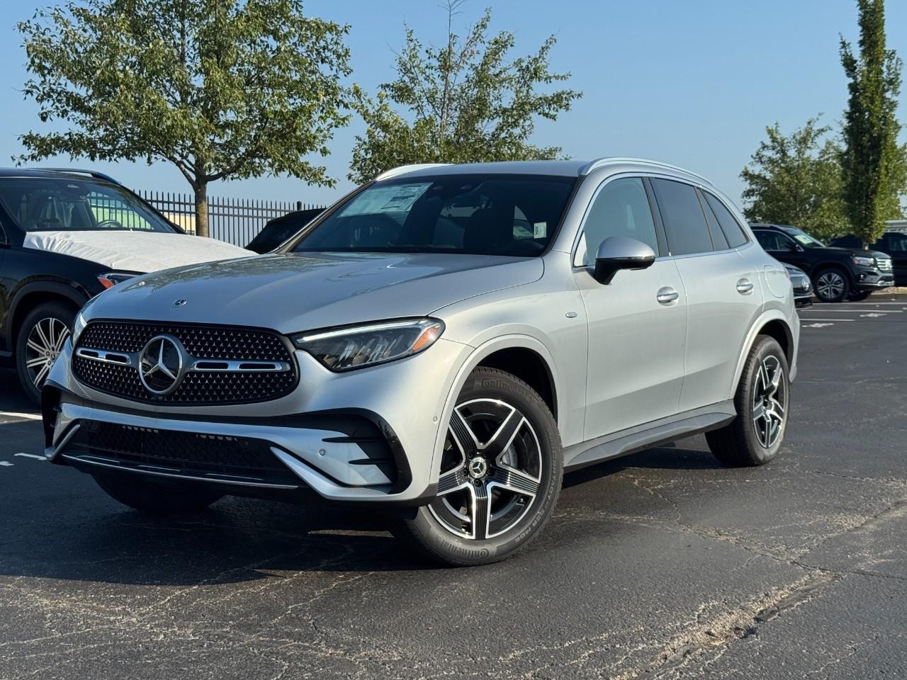 Mercedes-Benz GLC Vehicle Full-screen Gallery Image 29