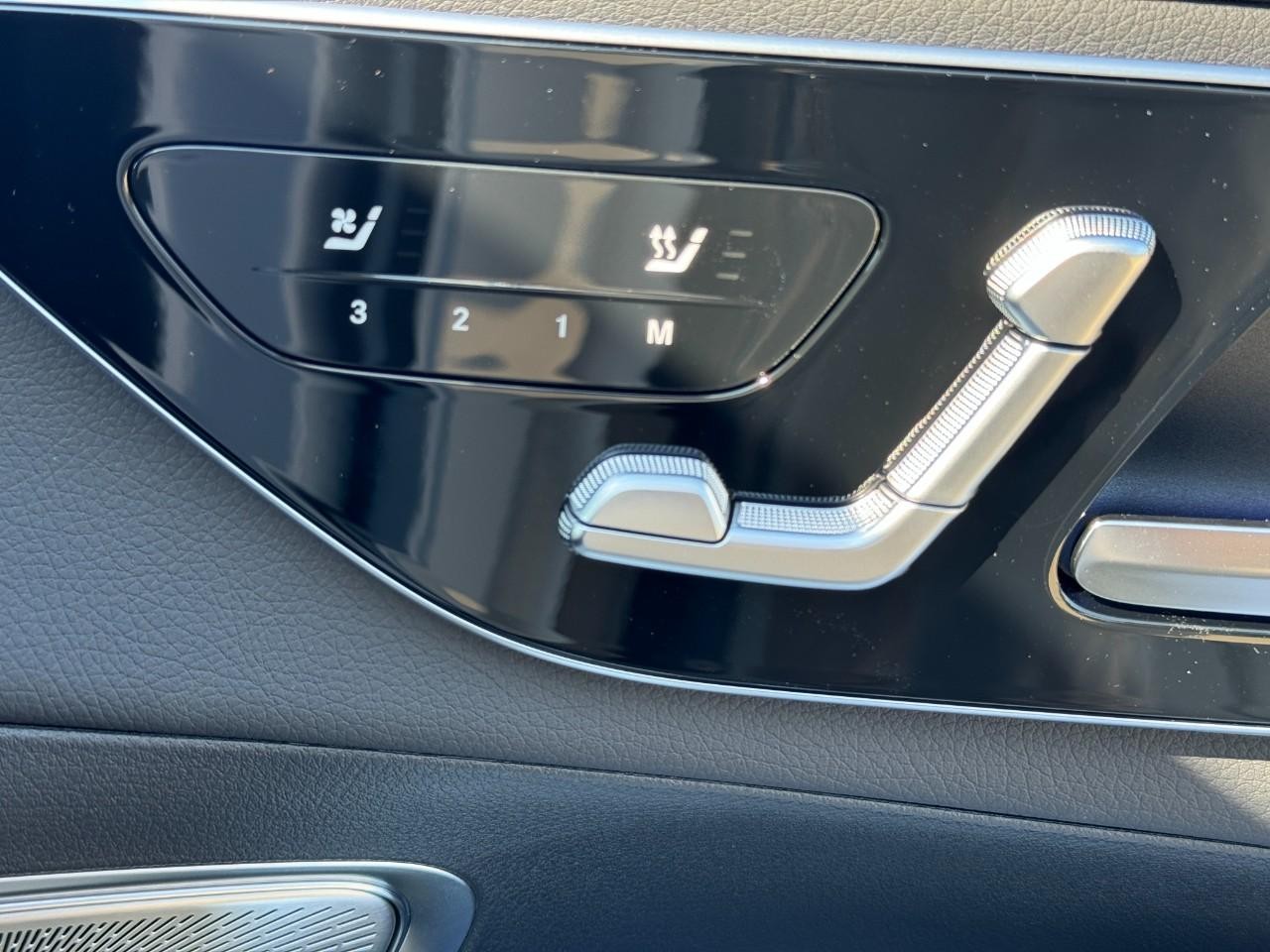 Mercedes-Benz GLC Vehicle Full-screen Gallery Image 21