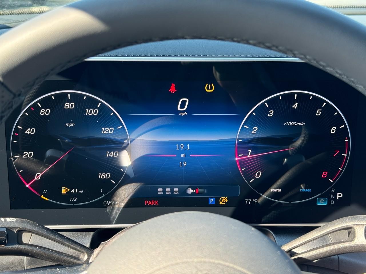 Mercedes-Benz GLC Vehicle Full-screen Gallery Image 33