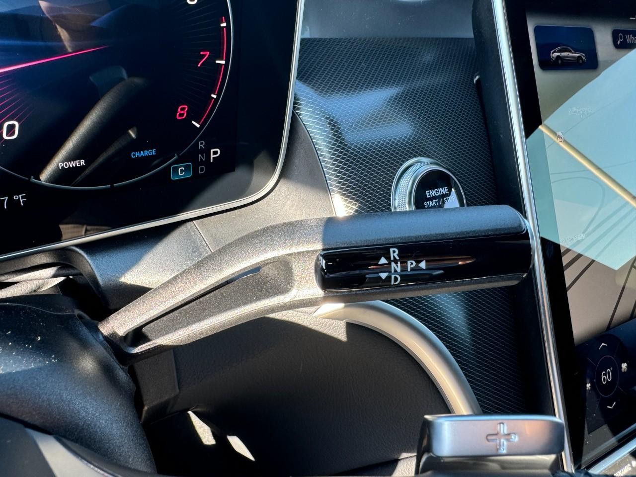 Mercedes-Benz GLC Vehicle Full-screen Gallery Image 34