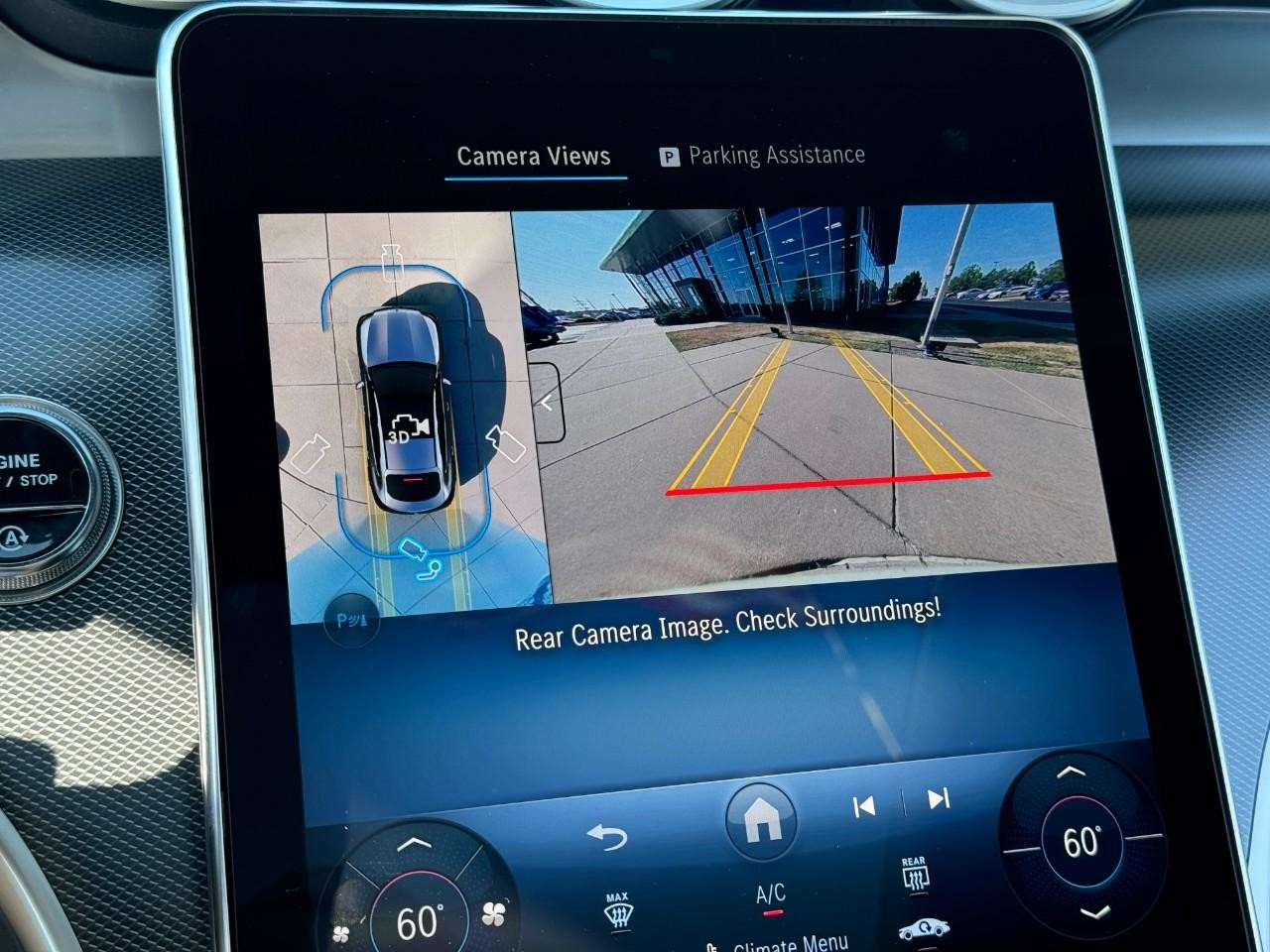 Mercedes-Benz GLC Vehicle Full-screen Gallery Image 35