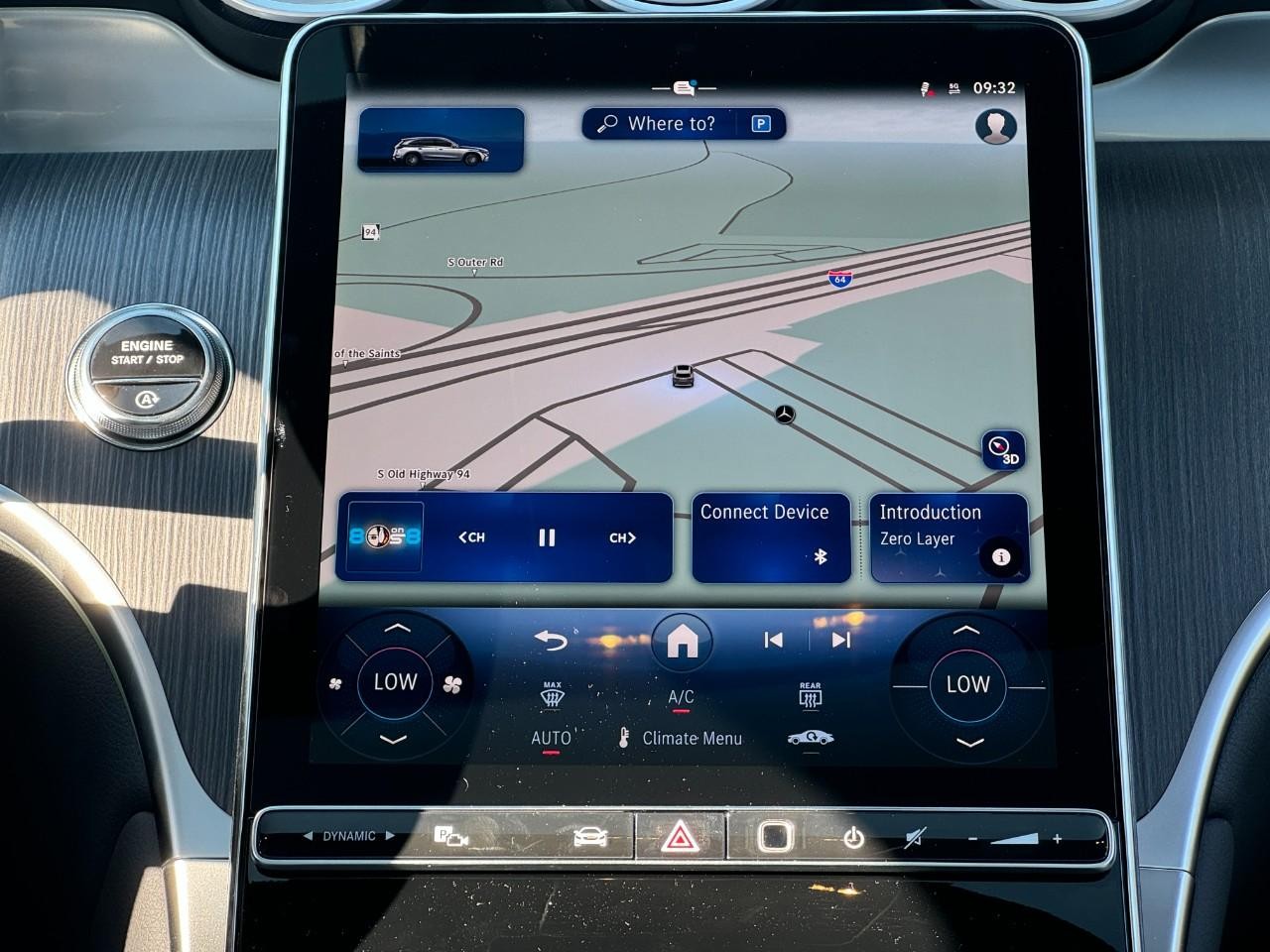 Mercedes-Benz GLC Vehicle Full-screen Gallery Image 14