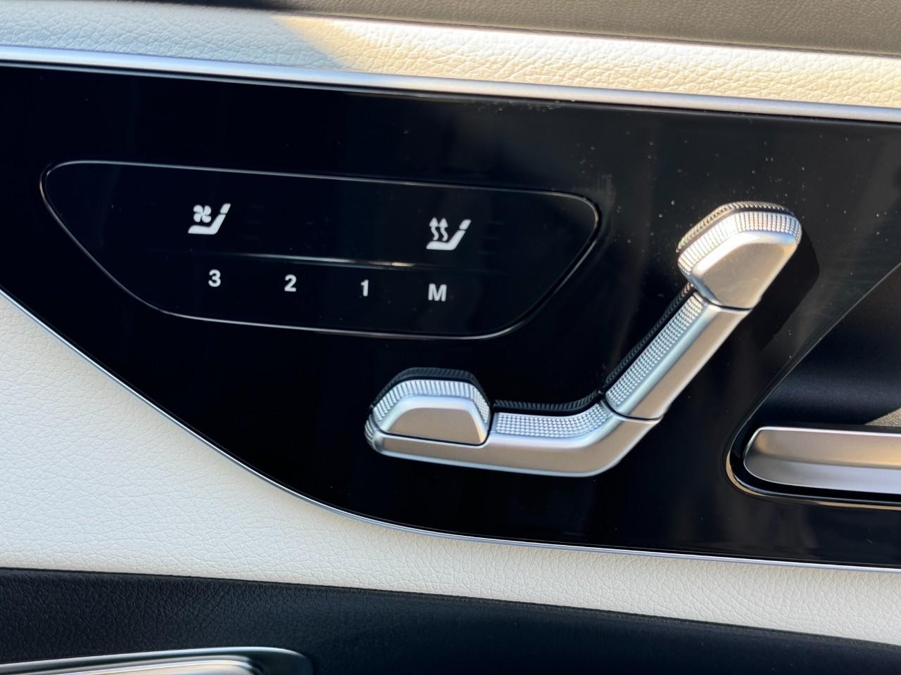 Mercedes-Benz GLC Vehicle Full-screen Gallery Image 20