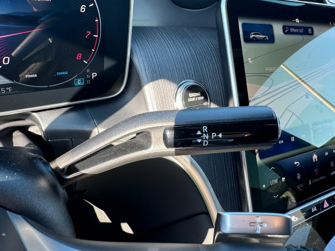 Mercedes-Benz GLC Vehicle Full-screen Gallery Image 34