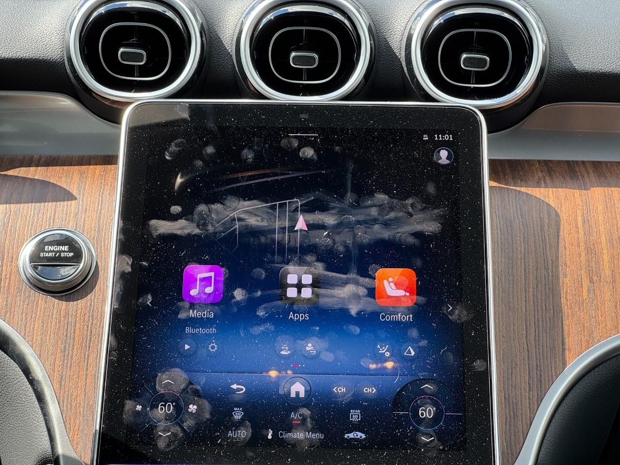 Mercedes-Benz GLC Vehicle Full-screen Gallery Image 15