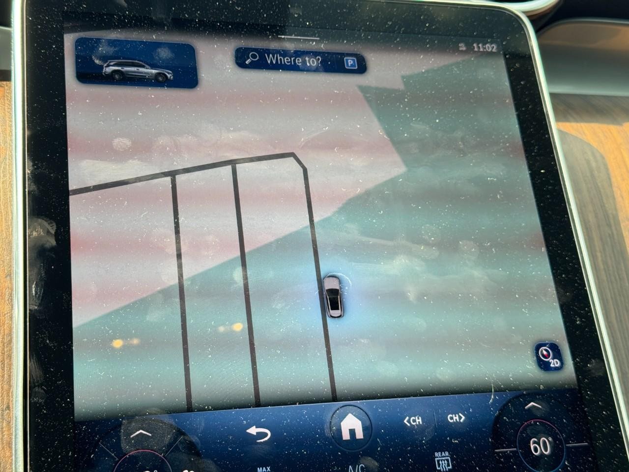 Mercedes-Benz GLC Vehicle Full-screen Gallery Image 22