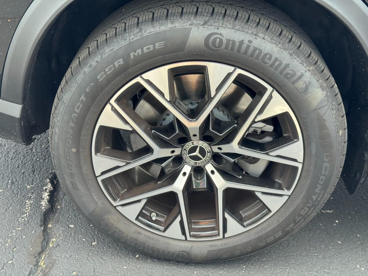 Mercedes-Benz GLC Vehicle Full-screen Gallery Image 6