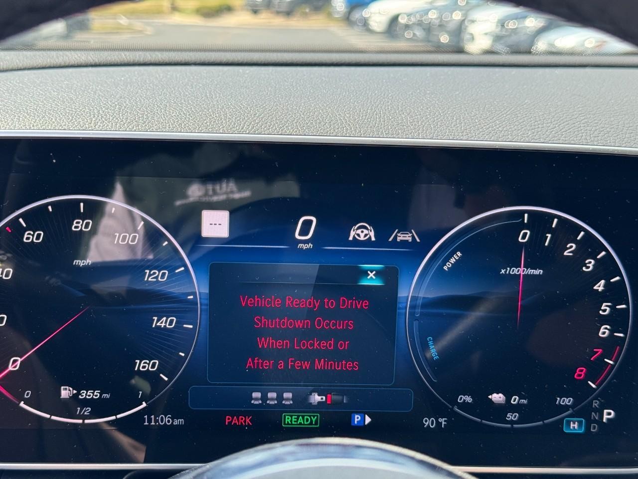 Mercedes-Benz GLC Vehicle Full-screen Gallery Image 22